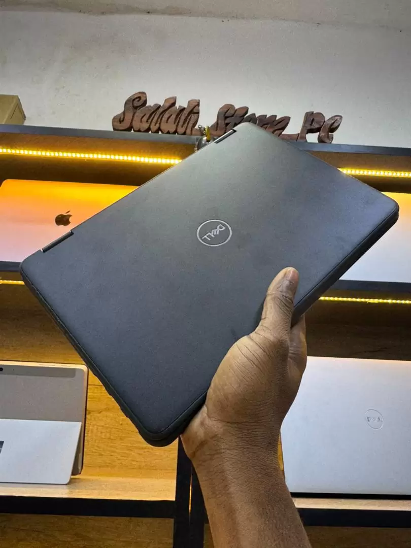 Dell Latitude 3190 X360 Touchscreen - 8 GB RAM - 128 GB SSD Laptop