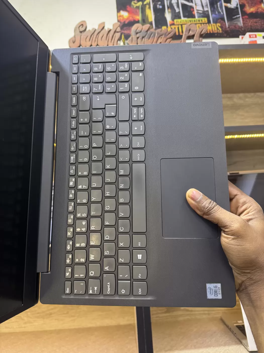 Lenovo V15-IIL